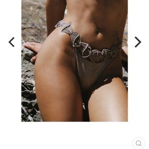 Brand New Never worn thaikila size Medium with tags